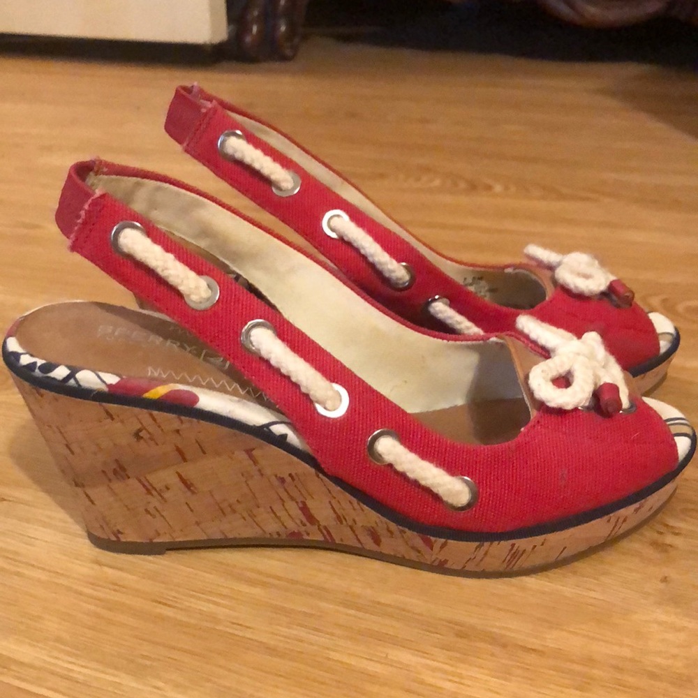 Sperry nautical themed wedges-size 7.5